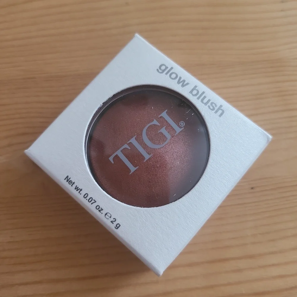 TIGI Haute Glow Blush Baked Blush New in Box